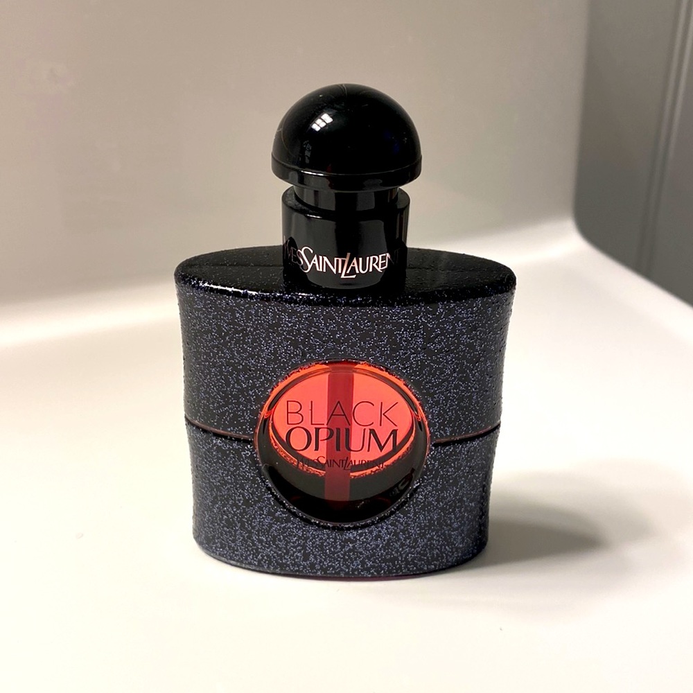 Yves Saint Laurent Black Opium perfume